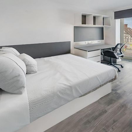 For Students Only Studios At Chapter White City In Лондон Экстерьер фото